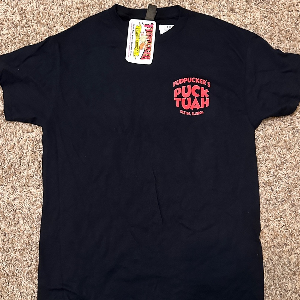 Black Fudpucker's Puck Tuah T-Shirt in Men’s Medium